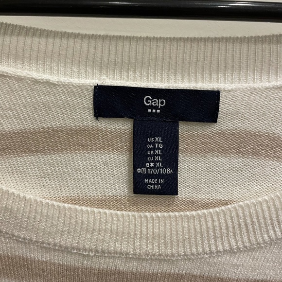 Gap Sweater - Picture 3 of 4